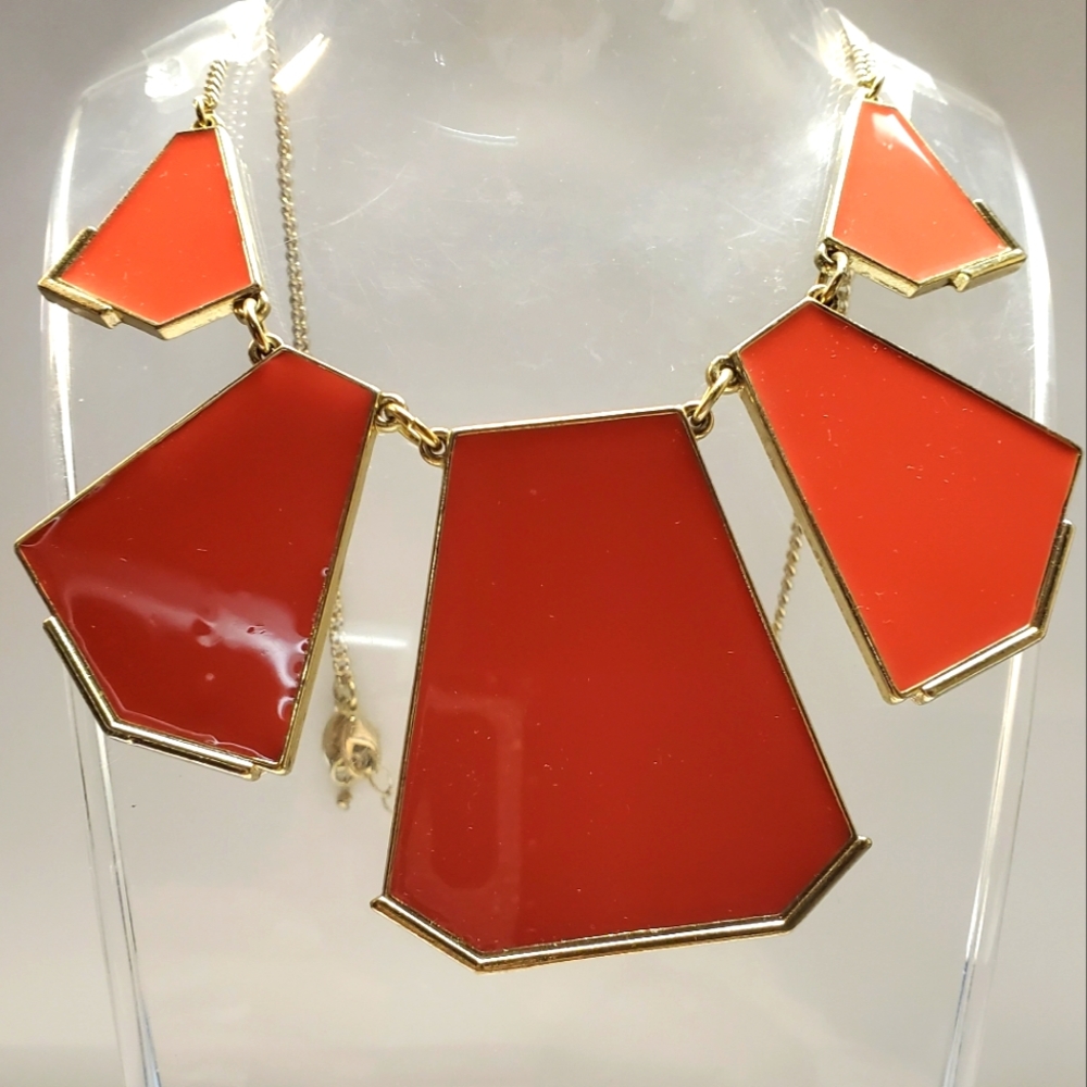 Great Shapes Necklace, Coral and Goldtone. 16 in. NWOT Mark by Avon.